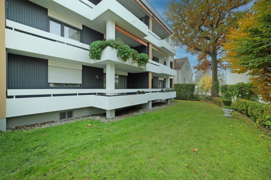 Hausansicht R�ckgeb�ude Etagenwohnung Augsburg