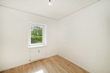 Wohnung EG rechts Provisionsfrei! Aufgeteiltes MFH mit 7 Einheiten bei MAN