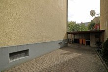 Einfahrt Provisionsfrei! Aufgeteiltes MFH mit 7 Einheiten bei MAN
