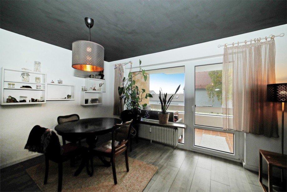 Wohnzimmer mit Essbereich Etagenwohnung Augsburg