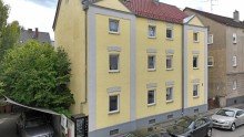 Aussenansicht Stra�enseitig Provisionsfrei! Aufgeteiltes MFH mit 7 Einheiten bei MAN