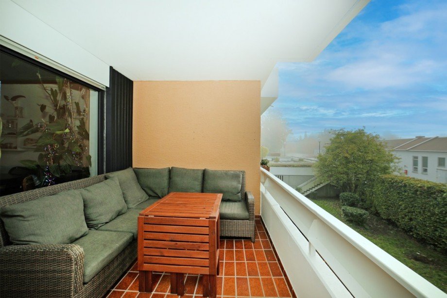 �berdachter Balkon Etagenwohnung Augsburg